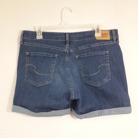 Signature by Levi Strauss | Mid-rise denim shorts, relaxed fit - Picture 6 of 11